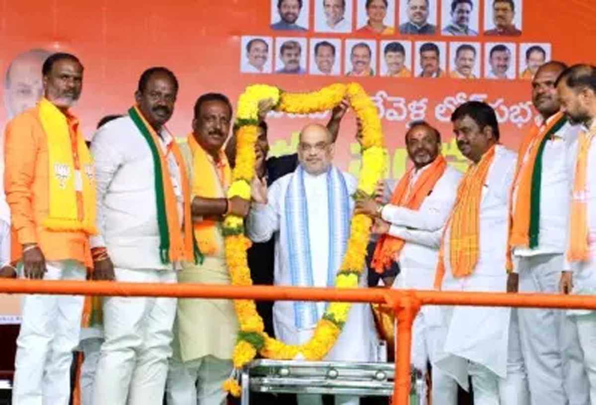 बीआरएस को रोकने के लिए ओवरटाइम कर रही आक्रमक भाजपा, उत्साहित कांग्रेस